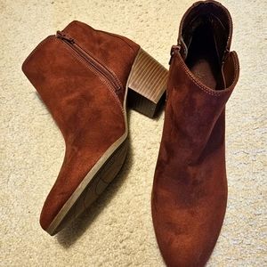 Boots, size 11, dexflex comforts